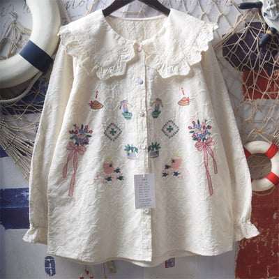 Sweet and lovely ruffled doll collar graffiti embroidery blouses