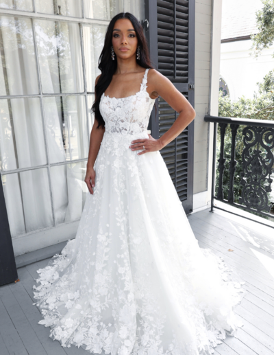 Charming Square Neck Mermaid Lace Wedding Dresses