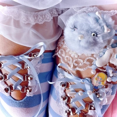 Baby blue bones hair clip & pin