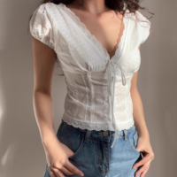 White lace V-neck top with ties on the chest - Thumbnail 3