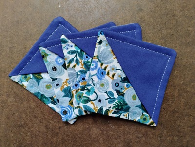 Corner bookmark- blue rpc flowers