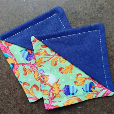 Corner bookmark- blue squirrels