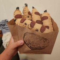 Felt Baggette keychain - Thumbnail 2