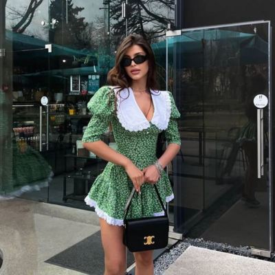 Chic bodycon mini dress with doll collar