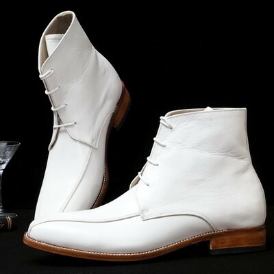 Crafted leather men classic white leather chukka boot