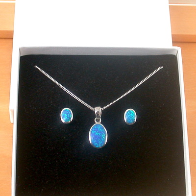 Boxed gift set/sterling silver blue opal oval pendant & 18" chain/blue opal necklace/blue opal jewellery/blue opal jewelry/october birthstone/uk