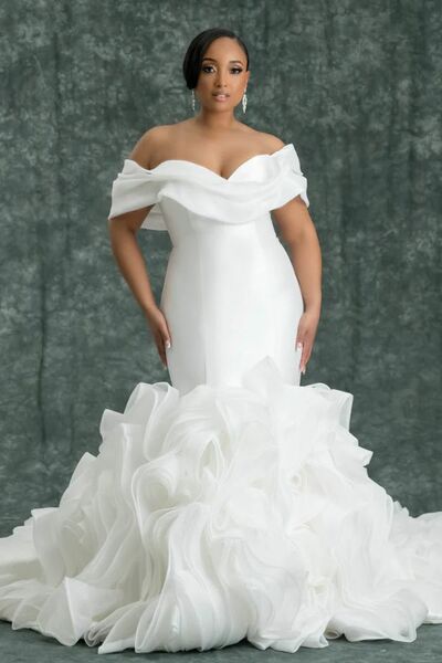 Elegant Wedding Dress, Mermaid Off the Shoulder Tiered African Girls Bridal Dress Bridal Gown
