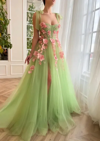 Luxury Green Tulle French Slit Evening Dress with Elegant Detailing