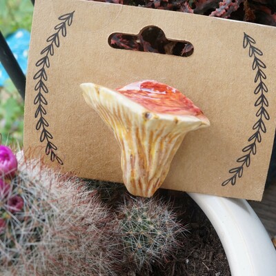 Flute mushroom pin