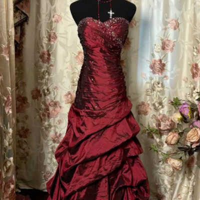 Elegant red shiny retro long layered ball gown evening dress