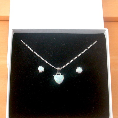 Boxed gift set/sterling silver opal heart pendant & chain/opal necklace/opal heart necklace/opal jewellery/opal pendant/opal jewelry/uk
