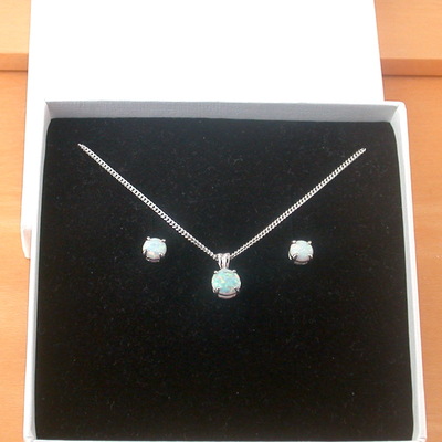 Boxed gift set/sterling silver white opal solitaire pendant & chain/silver opal necklace uk/opal jewellery/opal jewelry