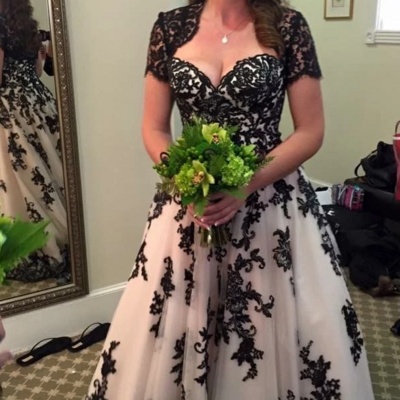 Sweetheart gothic black lace applique bridal gowns