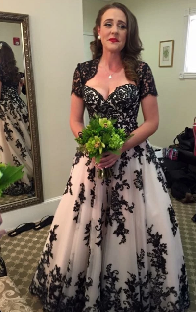 Sweetheart Gothic Black Lace Applique Bridal Gowns