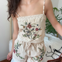 Fashionable embroidered top and casual shorts - Thumbnail 1