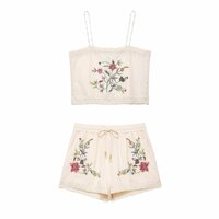 Fashionable embroidered top and casual shorts - Thumbnail 3