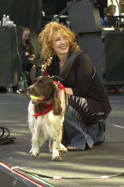 Nancy Wilson & Charlie, soundcheck for Heart, Irvine, California. Photograph © Neal Preston