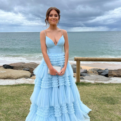 Charming a line v neck light blue tulle long prom dresses 