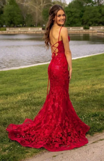 Elegant Backless Red Mermaid Lace Prom Dress