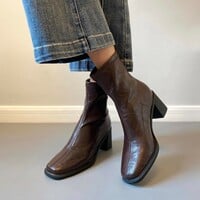 High-heeled elastic soft sole retro thick-heeled boots 2 colors - Thumbnail 1
