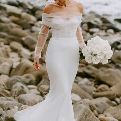 Elegant wedding dress, mermaid off the shoulder tulle bridal dress bridal gown