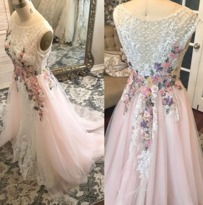 Beautiful A Line Tulle Wedding Dresses Bridal Gown with Appliques