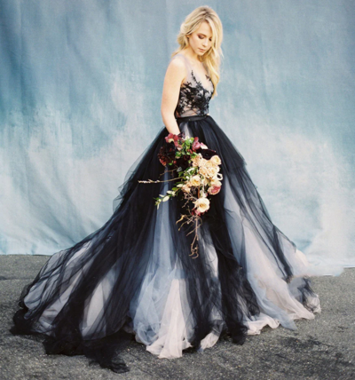 Unique Romantic A-Line Tulle Wedding Dresses Lace Applique Bridal Gowns