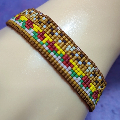 Pixel bracelet - lunch time!