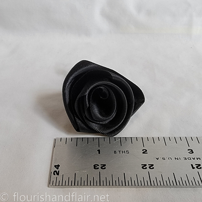 Loose satin rose - medium