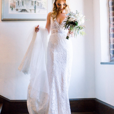 Mermaid backless sheath v-neck lace sleeveless wedding dress