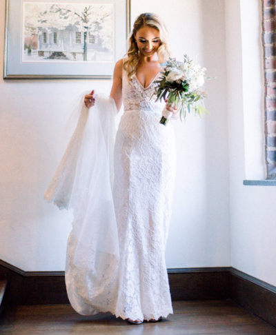 Mermaid Backless Sheath V-Neck Lace Sleeveless Wedding Dress