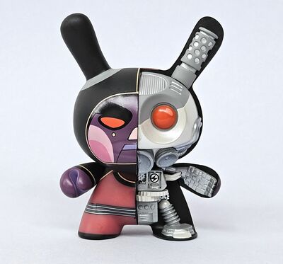 ArTToy by DirtyRobot & Kidrobot "Destroy Edition"  (VOID 5" Mecha Half-Ray Dunny)