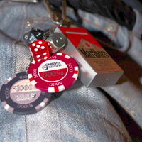 MARLBORO CASE & DICE KEYRING  - Thumbnail 1