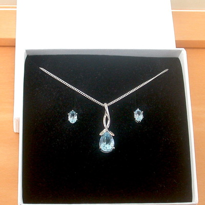 Boxed gift set/blue topaz pendant 18" sterling silver chain/topaz necklace/topaz jewellery/topaz earrings/topaz jewelery/november birthstone/u