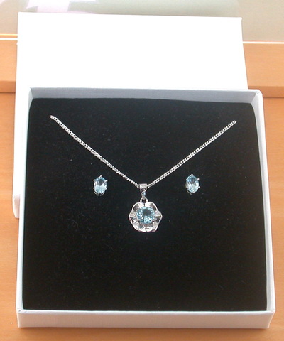 BOXED GIFT SET/Sterling Silver Blue Topaz Flower Pendant & Chain/Topaz Necklace/Topaz Necklace/Topaz jewellery/Topaz Earrings/UK