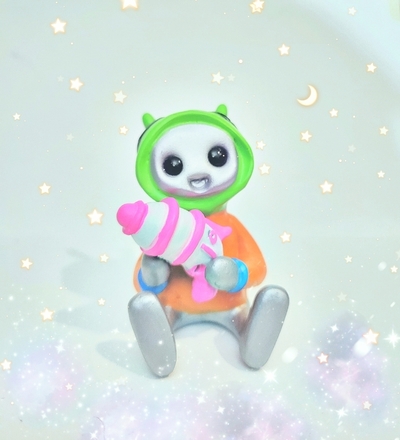 Alien Invader Robot Resin Art Toy Figure