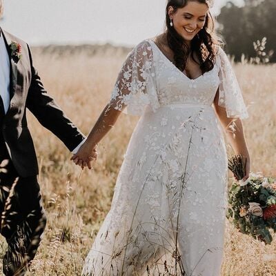 Elegant wedding dress, plus size lace bridal dress bridal gown