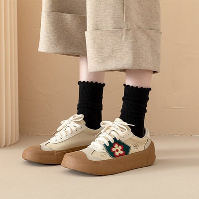 Retro floral embroidered casaul shoes