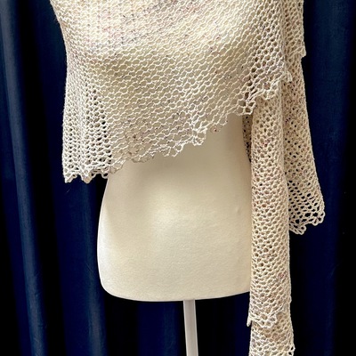 Florescence shawl: always a bridesmaid