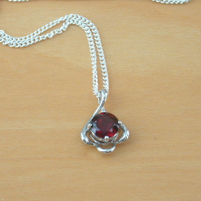 925 garnet pendant & 18" silver chain/garnet necklace/red garnet jewellery/garnet jewelry/garnet jewelery/january birthstone/silver garnet - Thumbnail 4