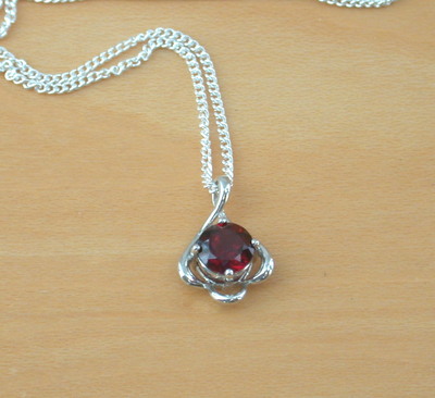 925 Garnet Pendant & 18" Silver Chain/Garnet Necklace/Red Garnet Jewellery/Garnet Jewelry/Garnet Jewelery/January Birthstone/Silver Garnet