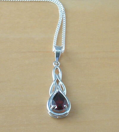 925 Garnet Pendant & 18" Silver Chain/Garnet Necklace/Red Garnet Jewellery/Garnet Jewelry/Garnet Jewelery/January Birthstone/Silver Garnet 