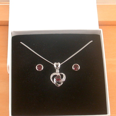 Boxed gift set/sterling silver heart & cz pendant & chain/garnet necklace/garnet jewellery/garnet jewelry/garnet earrings/uk