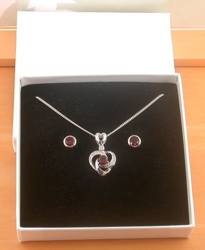 BOXED GIFT SET/Sterling Silver Heart & Cz Pendant & Chain/Garnet Necklace/Garnet Jewellery/Garnet Jewelry/Garnet Earrings/UK