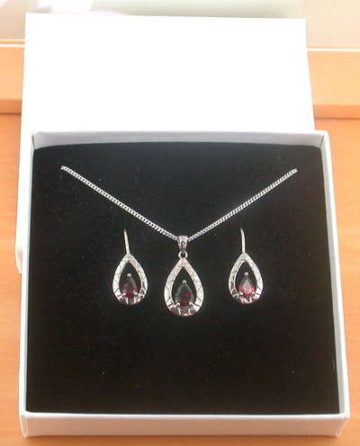BOXED GIFT SET/Sterling Silver Garnet Teardrop Pendant & Chain/Garnet Necklace/Garnet Jewellery/Garnet Jewelry/Garnet Earrings/UK