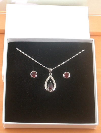 BOXED GIFT SET/Sterling Silver Garnet Teardrop Pendant & Chain/Garnet Necklace/Garnet Jewellery/Garnet Jewelry/Garnet Earrings/UK
