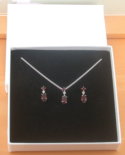 BOXED GIFT SET/Sterling Silver Garnet & Cz Pendant & Chain/Garnet Necklace/Garnet Jewellery/Garnet Jewelry/Garnet Earrings/UK