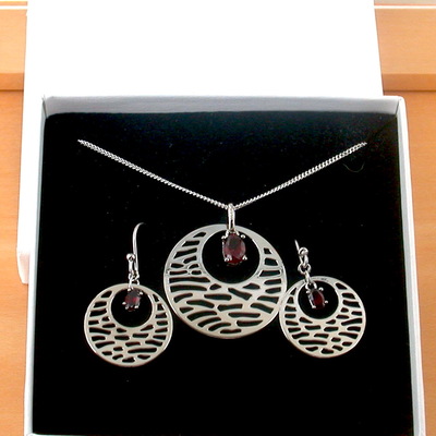 Boxed gift set/sterling silver garnet boho pendant & chain/garnet necklace/garnet jewellery/garnet jewelry/garnet earrings/uk