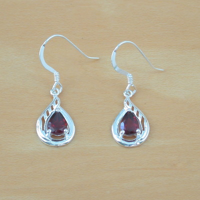 Sterling silver garnet drop earrings/garnet gemstone earrings/garnet jewellery/garnet jewelry/january birthstone/silver garnet earrings/uk