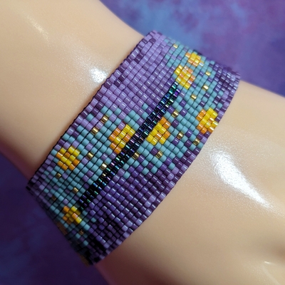 Pixel bracelet - purple garland
